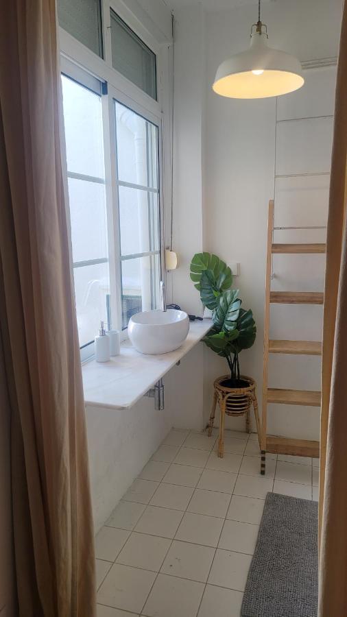 Tiny Suite With Private Bathroom - Bairro Alto — Photos 3