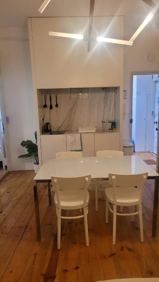 Tiny Suite With Private Bathroom - Bairro Alto, Lisbon